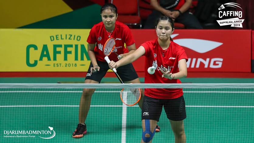 Salli Lin/Sang Ayu Putu Kharisma Maharani (Blibli.com) melepaskan servis. Salli Lin/Sang Ayu Putu Kharisma Maharani (Blibli.com) melepaskan servis.