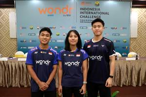 Prahdiska Bagas Shujiwo, Mutiara Ayu Puspitasari, & Verrelll Yustin Mulia (Humas PP PBSI)