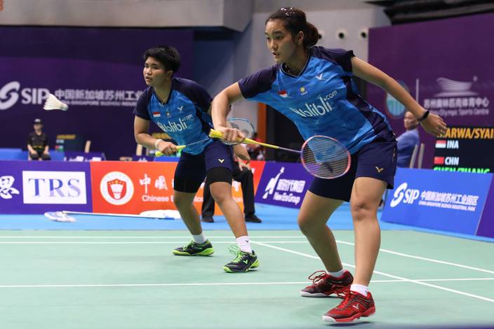 Nita Violina Marwah/Putri Syaikah (Indonesia) bersiap menghadang serangan. Nita Violina Marwah/Putri Syaikah (Indonesia) bersiap menghadang serangan.