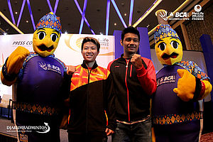 Liliyana Natsi dan Berry Anggriawan photo bersama maskot BIO 2017