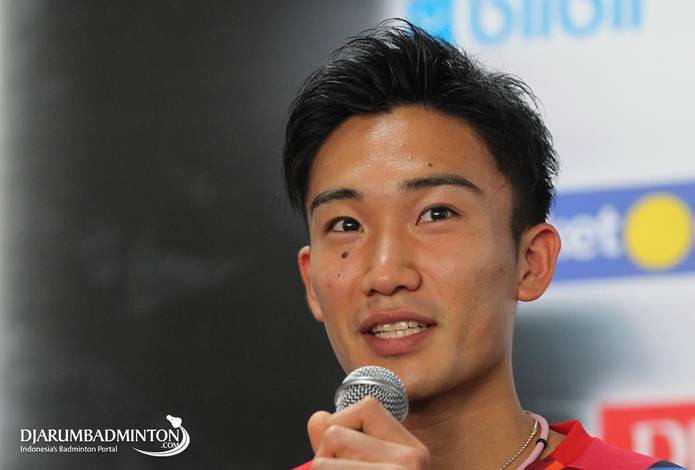 Kento Momota berbicara sesaat sebelum terbang ke Finlandia. Kento Momota berbicara sesaat sebelum terbang ke Finlandia.
