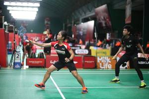 Marwan Faza/Az Zahra Ditya Ramadhani menyambut pengembalian.