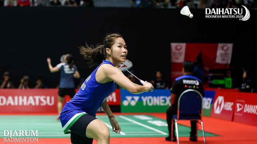 Ratchanok Intanon (Thailand) bersiap menyambut pengebalian. Ratchanok Intanon (Thailand) bersiap menyambut pengebalian.