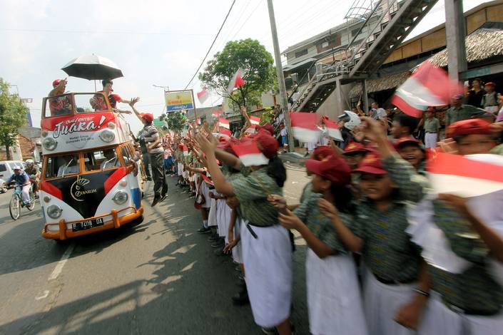 Kirab Liliyana Natsir dan Tontowi Ahmad di Kudus (Foto: Edward Luhukay) Kirab Liliyana Natsir dan Tontowi Ahmad di Kudus (Foto: Edward Luhukay)