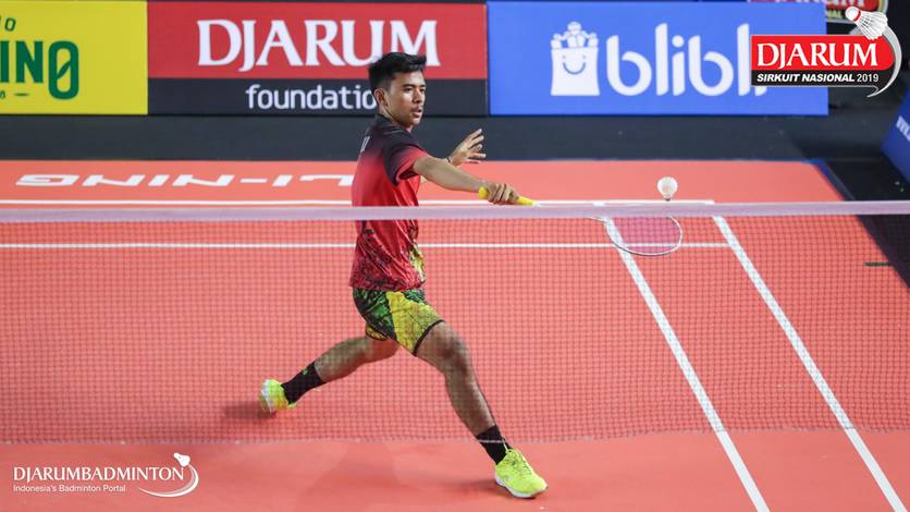 Andika Ferdiaz (PB Rudy Mataram) menyambut pengembalian. Andika Ferdiaz (PB Rudy Mataram) menyambut pengembalian.