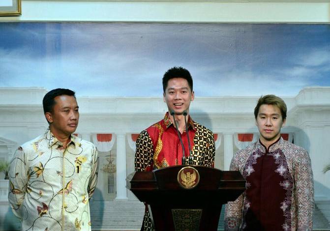 (Kiri ke Kanan) Imam Nahrawi, Kevin Sanjaya, Marcus F. Gideon (Kiri ke Kanan) Imam Nahrawi, Kevin Sanjaya, Marcus F. Gideon