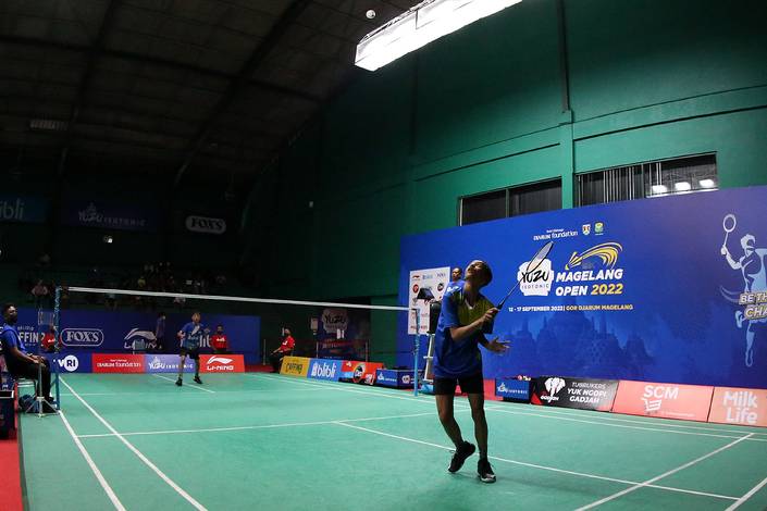 Salah satu pertandingan pada hari pembuka YUZU Isotonic Magelang Open 2022 (Djarum Badminton) Salah satu pertandingan pada hari pembuka YUZU Isotonic Magelang Open 2022 (Djarum Badminton)