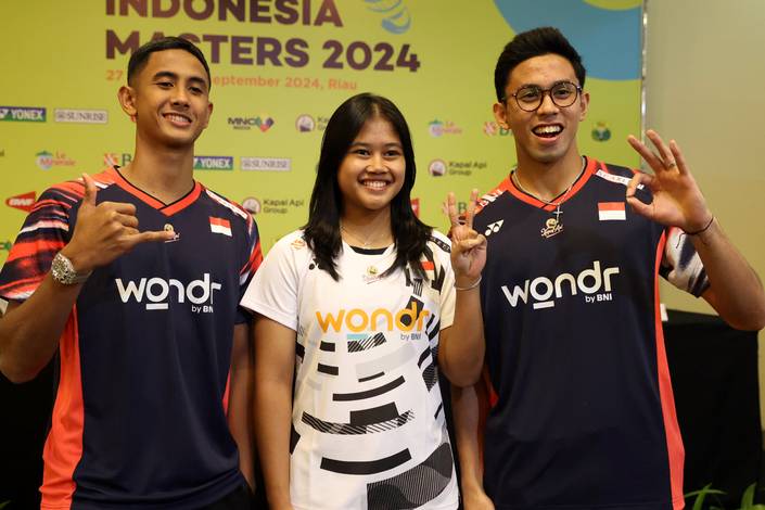 Alwi Farhan, Febi Setianingrum, & Yohanes Saut Marcellyno (Humas PP PBSI) Alwi Farhan, Febi Setianingrum, & Yohanes Saut Marcellyno (Humas PP PBSI)