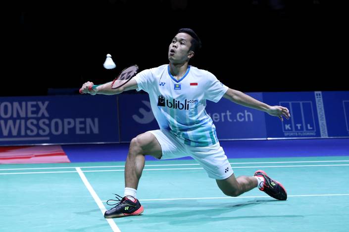 Anthony Sinisuka Ginting (Indonesia) mengembalikan shuttlecock. Anthony Sinisuka Ginting (Indonesia) mengembalikan shuttlecock.