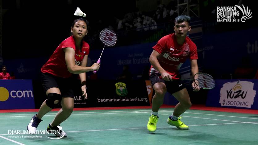 Rinov Rivaldy/Phita Haningtyas Mentari (INA) bersiap menyambut pengembalian. Rinov Rivaldy/Phita Haningtyas Mentari (INA) bersiap menyambut pengembalian.