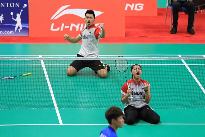 Selebrasi kemenangan Leo Rolly Carnando/Indah Cahya Sari Jamil. Selebrasi kemenangan Leo Rolly Carnando/Indah Cahya Sari Jamil.