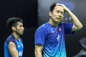 Ekspresi kekecewaan Hendra Setiawan (kanan).