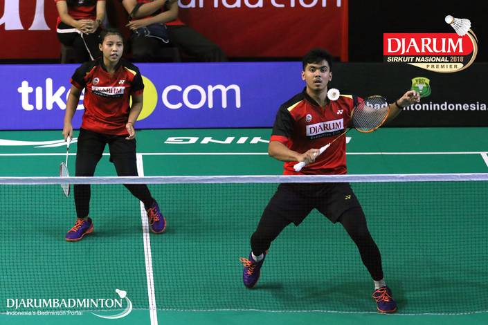 Alvin Rizky Wiratama/Muzammil Elya Tantri (PB Djarum Kudus) menyambut pengembalian. Alvin Rizky Wiratama/Muzammil Elya Tantri (PB Djarum Kudus) menyambut pengembalian.