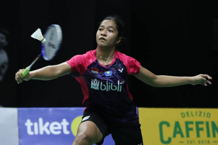 Ester Nurumi Tri Wardoyo mengembalikan shuttlecock. Ester Nurumi Tri Wardoyo mengembalikan shuttlecock.