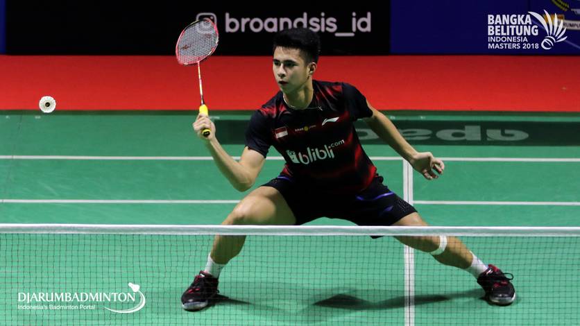 Ikhsan Leonardo Imanuel Rumbay (INA) bersiap menghadang pengembalian. Ikhsan Leonardo Imanuel Rumbay (INA) bersiap menghadang pengembalian.