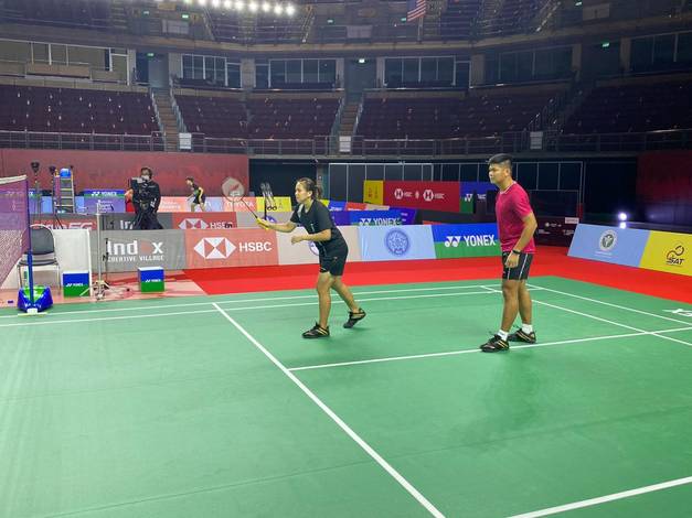 Ganda campuran Indonesia, Praveen Jordan/Melati Daeva Oktavianti menjajal Impact Arena, Minggu (10/1). (Foto: PBSI) Ganda campuran Indonesia, Praveen Jordan/Melati Daeva Oktavianti menjajal Impact Arena, Minggu (10/1). (Foto: PBSI)