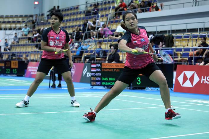 Putri Syaikah/Nita Violina Marwah (Indonesia) bersiap menghadang pengembalian. Putri Syaikah/Nita Violina Marwah (Indonesia) bersiap menghadang pengembalian.