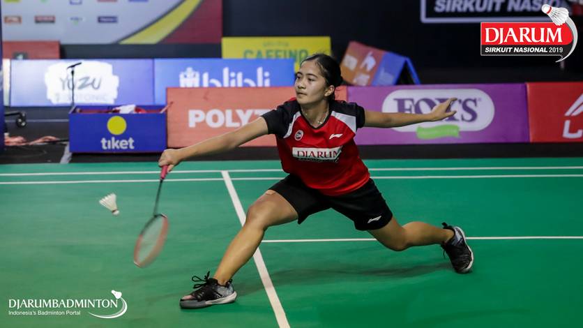 Irdina Naurah Mirza (PB Djarum Kudus) menyambut pengembalian. Irdina Naurah Mirza (PB Djarum Kudus) menyambut pengembalian.