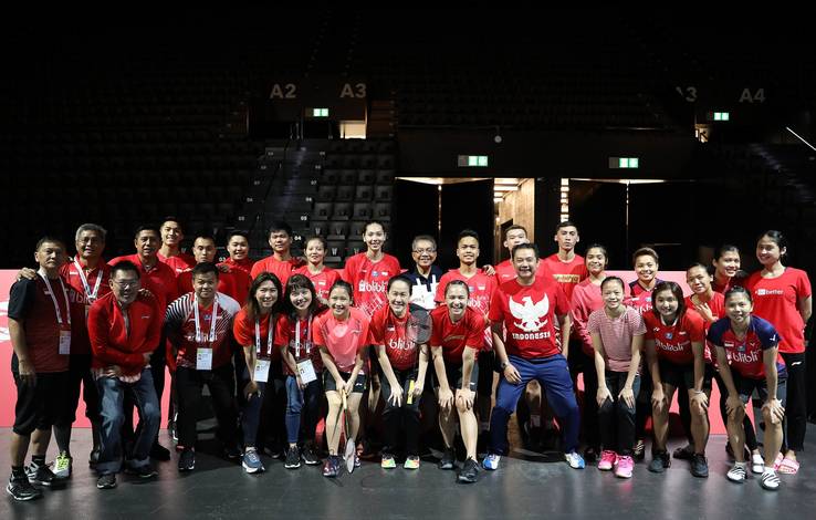 Tim Indonesia kompak mengenakan seragam merah saat sesi latihan di St. Jakobshalle Basel, Swiss. Tim Indonesia kompak mengenakan seragam merah saat sesi latihan di St. Jakobshalle Basel, Swiss.