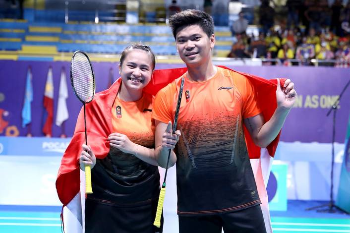 Praveen Jordan/Melati Daeva Oktavianto (Indonesia) sukses merebut medali emas SEA Games 2019 Filipina. Praveen Jordan/Melati Daeva Oktavianto (Indonesia) sukses merebut medali emas SEA Games 2019 Filipina.
