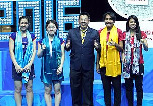 Naoko Fukuman/Kurumi Yonao dan Greysia Polii/Nitya Krishinda Maheswari