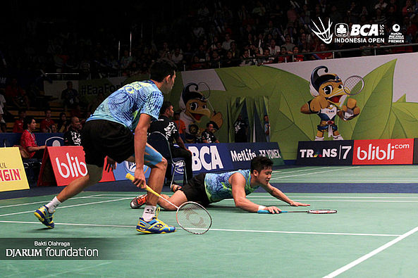 Aneke Feinya Agustine & Keluarga Aneke Feinya Agustine & Keluarga